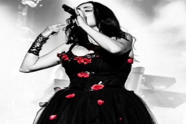 Sharon-Den-Adel-1200-800